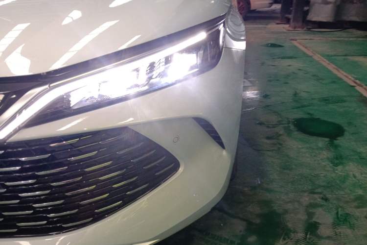Used BYD Qin L 2025 DM-i Smart Drive 120KM Superior Model Left Front Headlight