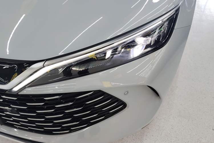 Used BYD Qin L 2025 DM-i Smart Drive 120KM Superior Model Left Front Headlight
