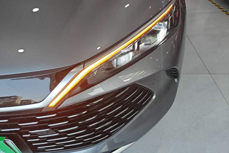Used BYD Qin L 2025 DM-i Smart Drive 80KM Leading Model Left Front Headlight