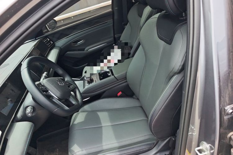 Used BYD Qin L 2025 DM-i Smart Drive 120KM Superior Model Left Front Seat