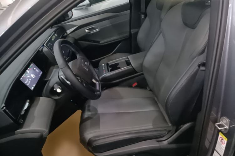 Used BYD Qin L 2025 EV 545KM Beyond Version Left Front Seat
