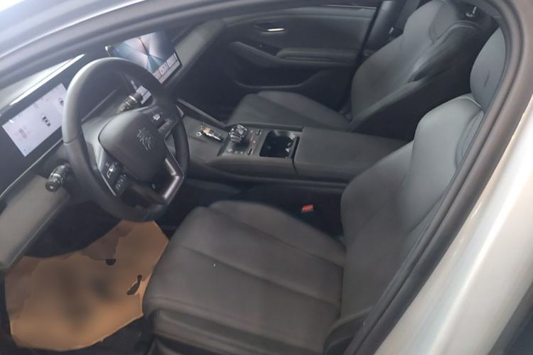 Used BYD Qin L 2025 DM-i Smart Drive 120KM Superior Model Left Front Seat