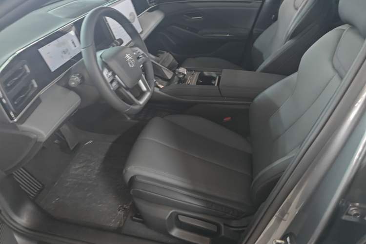 Used BYD Qin L 2025 DM-i Smart Drive 80KM Leading Model Left Front Seat