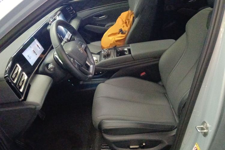 Used BYD Qin L 2025 DM-i Smart Drive 120KM Superior Model Left Front Seat