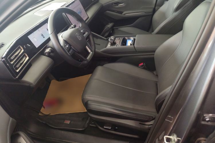Used BYD Qin L 2025 DM-i Smart Drive 120KM Leading Model Left Front Seat