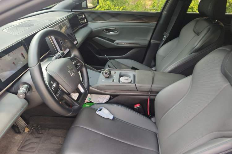 Used BYD Qin L 2025 DM-i Smart Drive 80KM Leading Model Left Front Seat