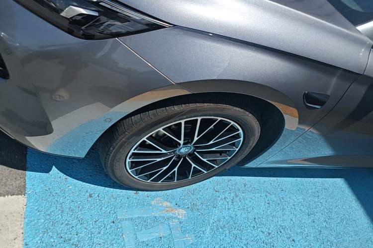 Used BYD Qin L 2025 DM-i Smart Drive 120KM Excellence Model Left Front Wheel Hub