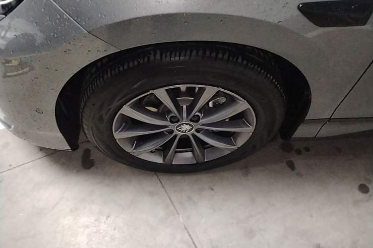 Used BYD Qin L 2025 EV 545KM Beyond Version Left Front Wheel Hub
