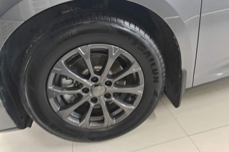 Used BYD Qin L 2025 DM-i Smart Drive 80KM Leading Model Left Front Wheel Hub