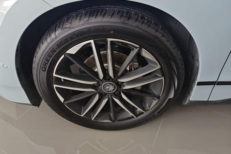 Used BYD Qin L 2025 EV 545KM Excellence Edition Left Front Wheel Hub