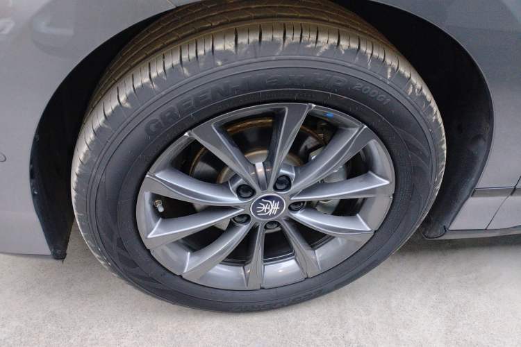 Used BYD Qin L 2025 EV 545KM Beyond Version Left Front Wheel Hub