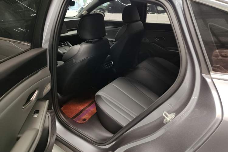 Used BYD Qin L 2025 DM-i Smart Drive 120KM Leading Model Left Rear Seat