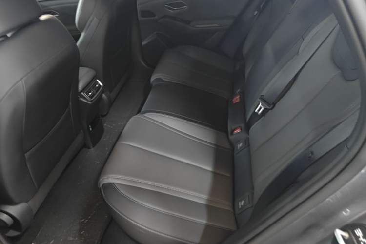 Used BYD Qin L 2025 DM-i Smart Drive 80KM Leading Model Left Rear Seat