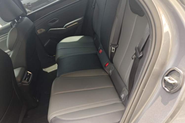 Used BYD Qin L 2025 DM-i Smart Drive 120KM Leading Model Left Rear Seat
