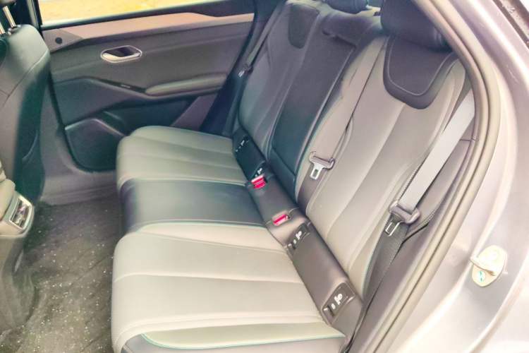 Used BYD Qin L 2025 EV 545KM Beyond Version Left Rear Seat