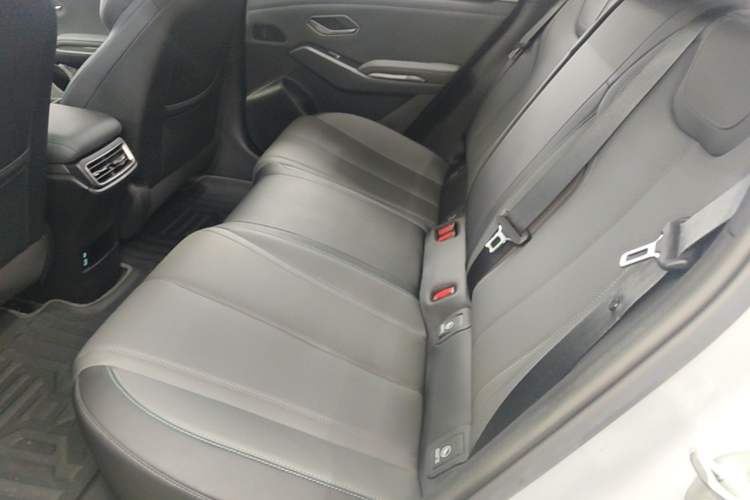 Used BYD Qin L 2025 DM-i Smart Drive 80KM Leading Model Left Rear Seat