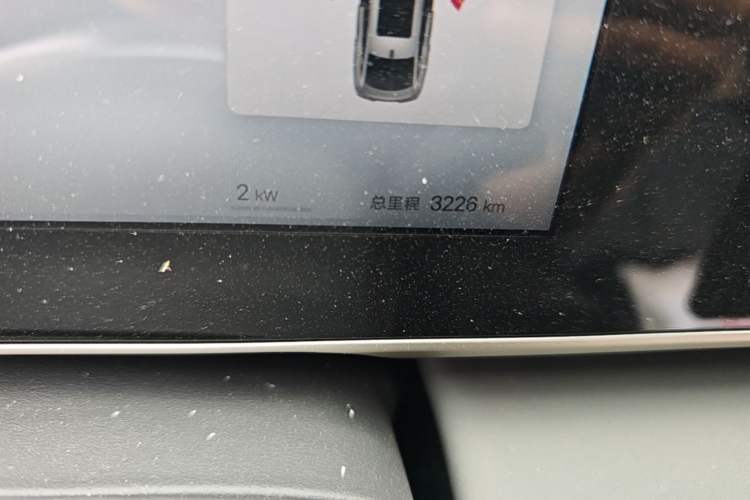Used BYD Qin L 2025 DM-i Smart Drive 120KM Superior Model Odometer Close Up