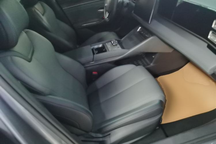 Used BYD Qin L 2025 DM-i Smart Drive 80KM Leading Model Right Front Seat