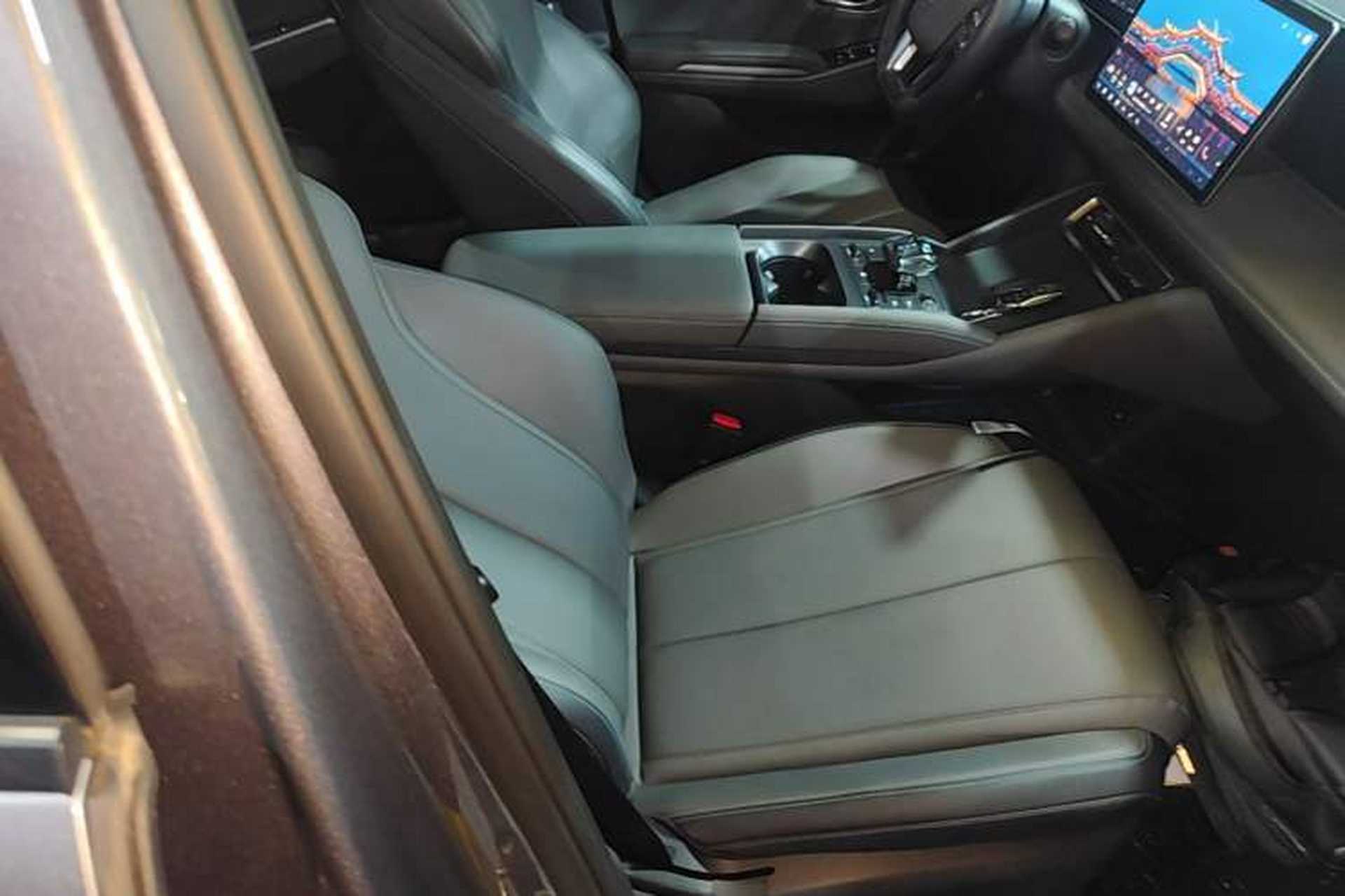 Used BYD Qin L 2025 DM-i Smart Drive 120KM Leading Model Right Front Seat