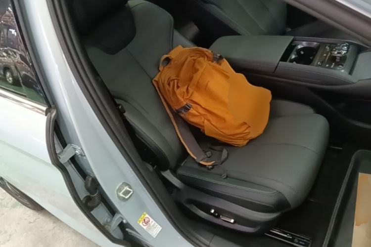 Used BYD Qin L 2025 DM-i Smart Drive 120KM Superior Model Right Front Seat