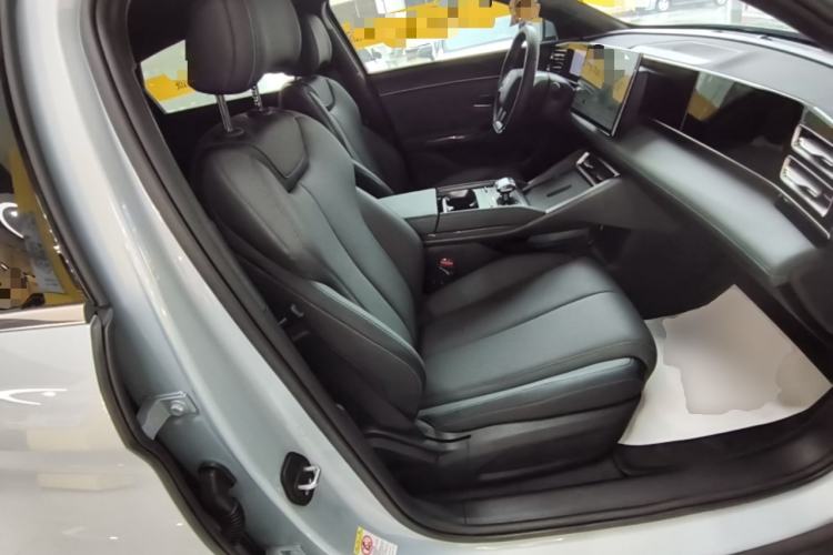 Used BYD Qin L 2025 DM-i Smart Drive 80KM Leading Model Right Front Seat