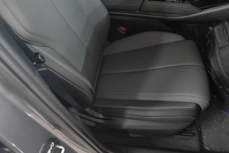 Used BYD Qin L 2025 DM-i Smart Drive 80KM Leading Model Right Front Seat