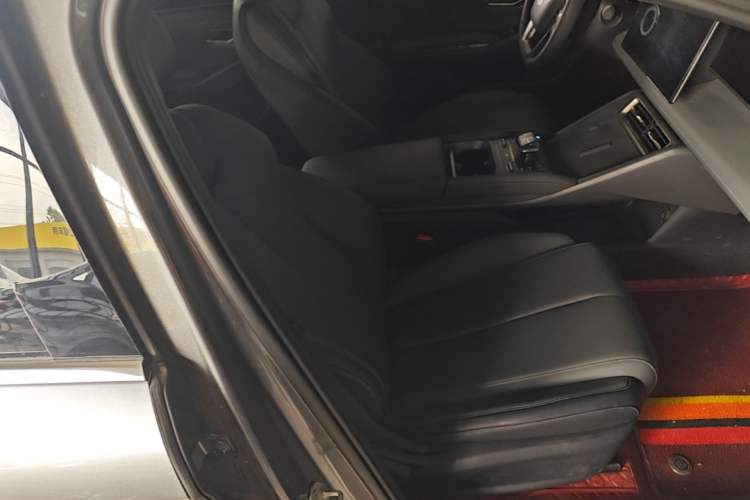 Used BYD Qin L 2025 DM-i Smart Drive 80KM Leading Model Right Front Seat