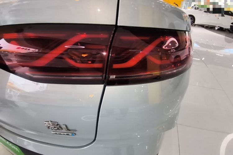 Used BYD Qin L 2025 DM-i Smart Drive 80KM Leading Model Right Rear Taillight