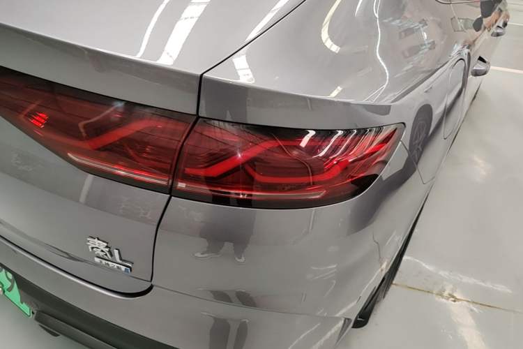 Used BYD Qin L 2025 DM-i Smart Drive 120KM Leading Model Right Rear Taillight