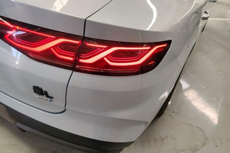 Used BYD Qin L 2025 DM-i Smart Drive 120KM Superior Model Right Rear Taillight