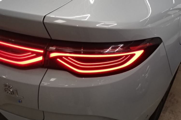 Used BYD Qin L 2025 EV 470KM Leading Edition Right Rear Taillight