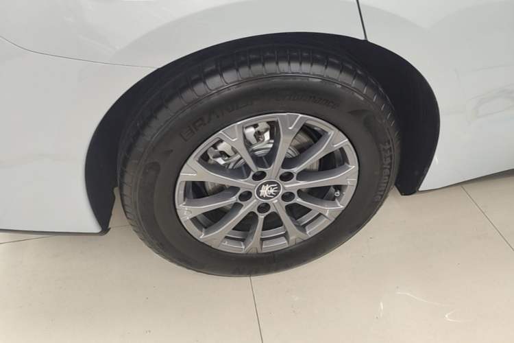 Used BYD Qin L 2025 DM-i Smart Drive 80KM Leading Model Right Rear Wheel Hub