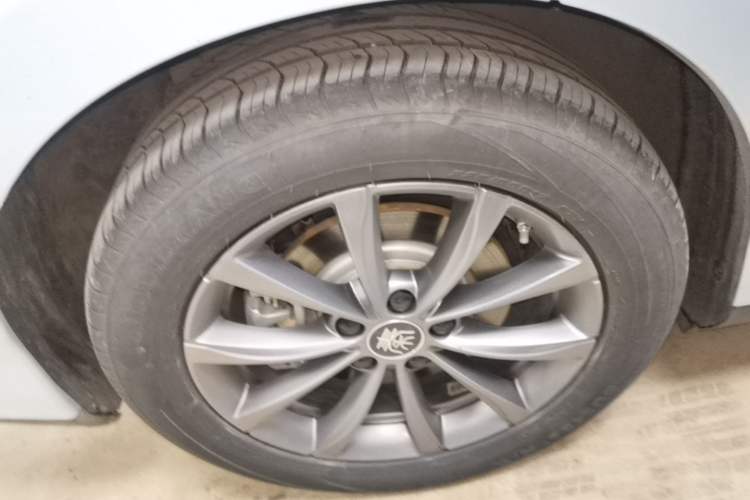 Used BYD Qin L 2025 EV 470KM Leading Edition Right Rear Wheel Hub