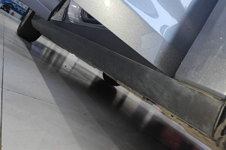 Used BYD Qin L 2025 DM-i Smart Drive 80KM Leading Model Right Side Sill