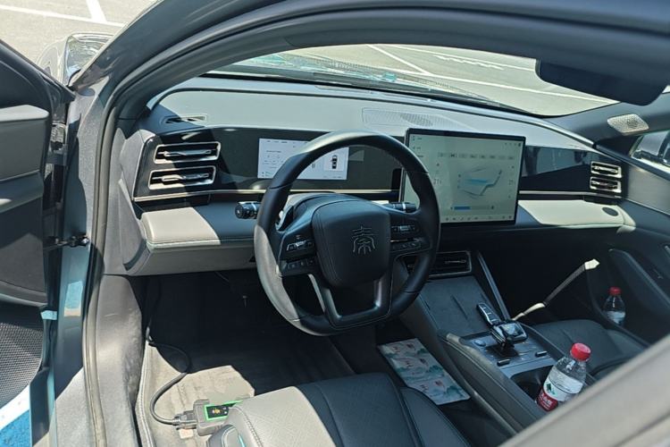 Used BYD Qin L 2025 DM-i Smart Drive 120KM Excellence Model Steering Wheel