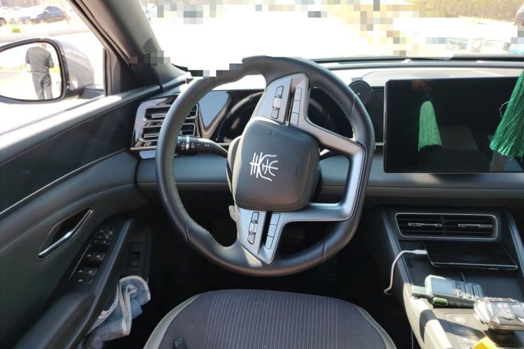 Used BYD Qin L 2025 DM-i Smart Drive 80KM Leading Model Steering Wheel