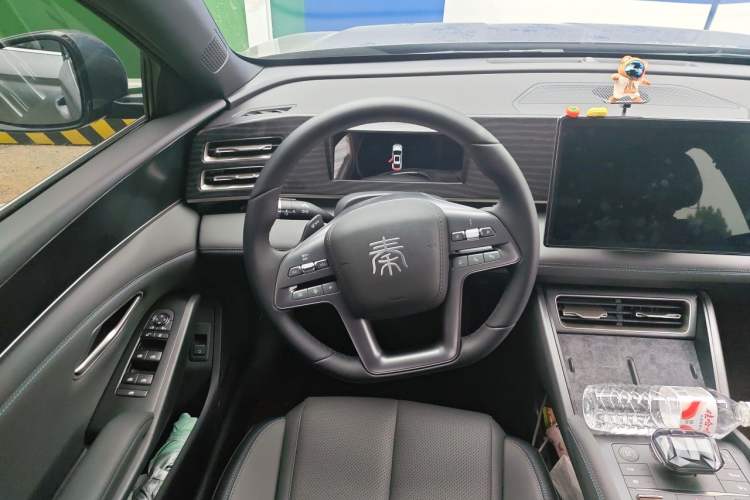 Used BYD Qin L 2025 DM-i Smart Drive 80KM Leading Model Steering Wheel