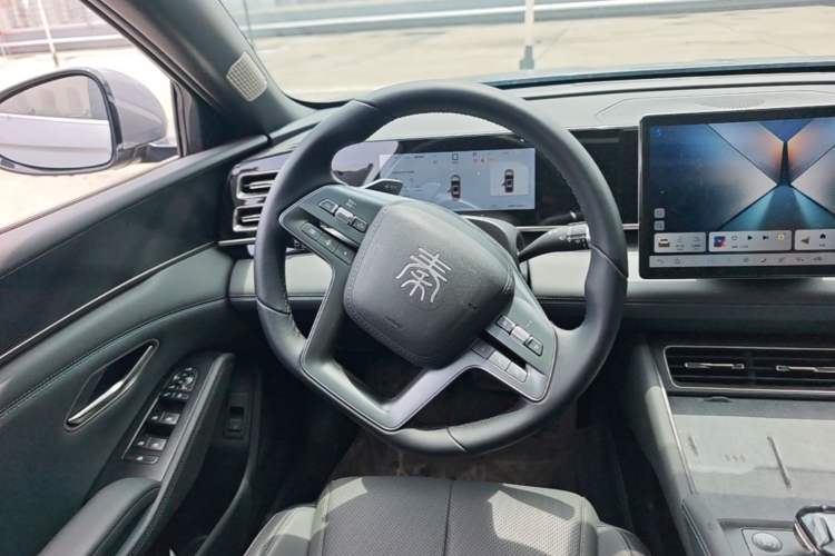 Used BYD Qin L 2025 DM-i Smart Drive 120KM Superior Model Steering Wheel