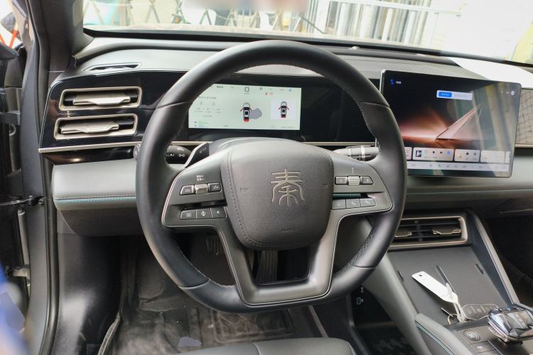 Used BYD Qin L 2025 DM-i Smart Drive 120KM Leading Model Steering Wheel