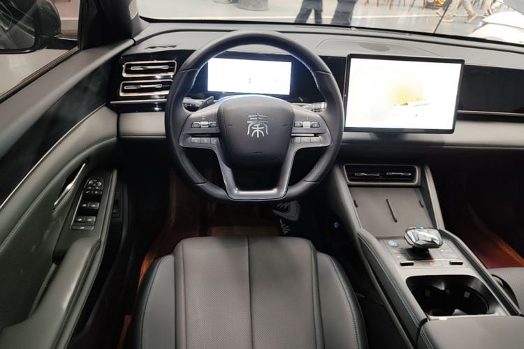 Used BYD Qin L 2025 DM-i Smart Drive 120KM Leading Model Steering Wheel