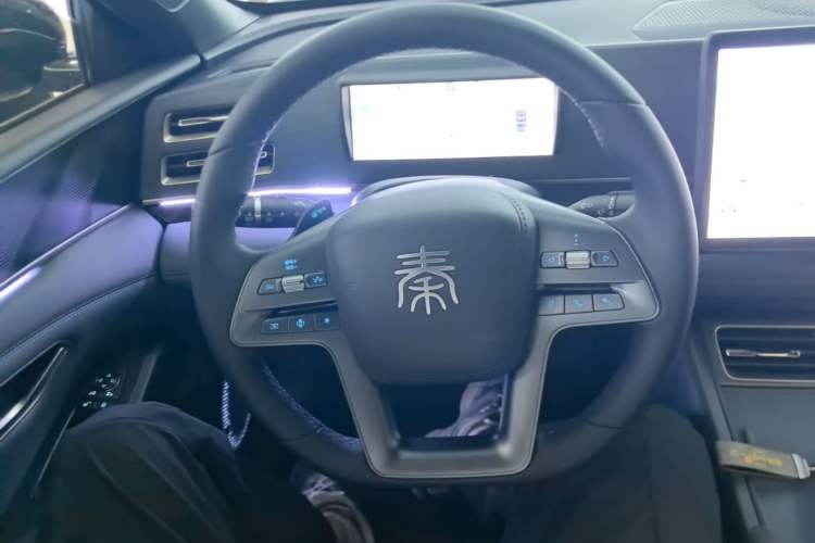 Used BYD Qin L 2025 DM-i Smart Drive 80KM Leading Model Steering Wheel