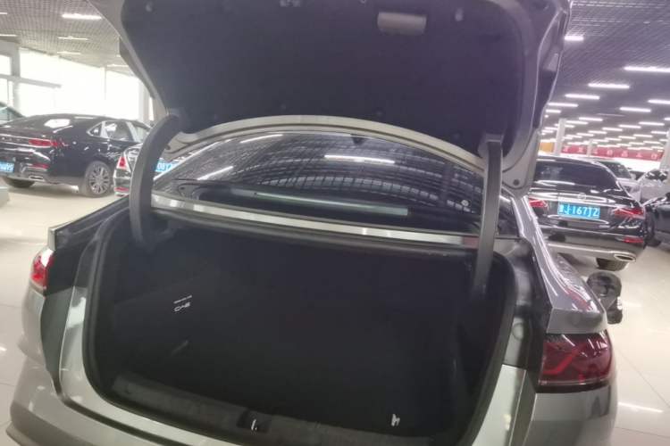 Used BYD Qin L 2025 DM-i Smart Drive 80KM Leading Model Trunk