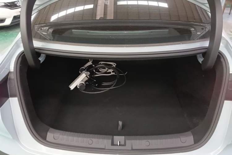 Used BYD Qin L 2025 DM-i Smart Drive 120KM Superior Model Trunk