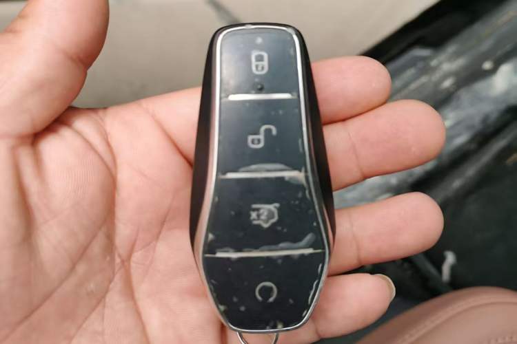 Used BYD Qin L 2025 DM-i Smart Drive 120KM Superior Model Vehicle Key