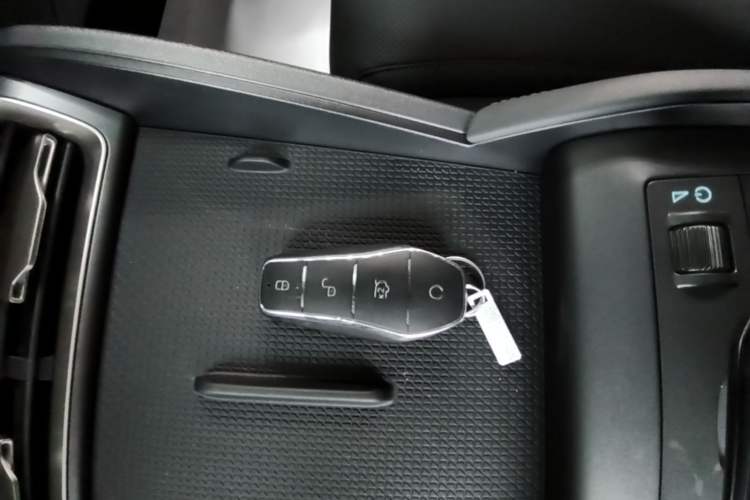 Used BYD Qin L 2025 DM-i Smart Drive 80KM Leading Model Vehicle Key