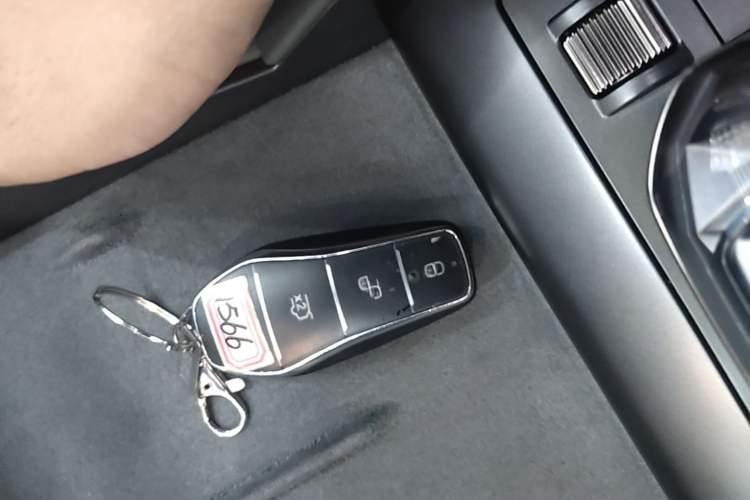 Used BYD Qin L 2025 DM-i Smart Drive 120KM Superior Model Vehicle Key