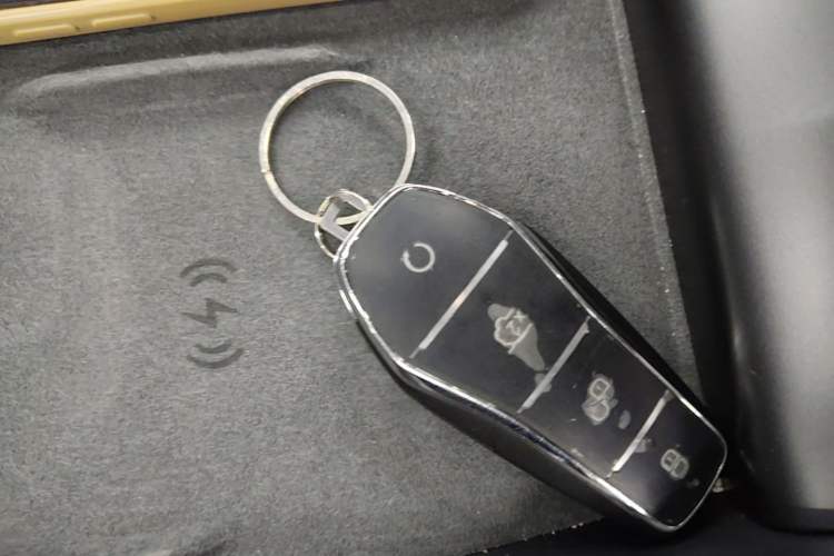 Used BYD Qin L 2025 DM-i Smart Drive 120KM Superior Model Vehicle Key