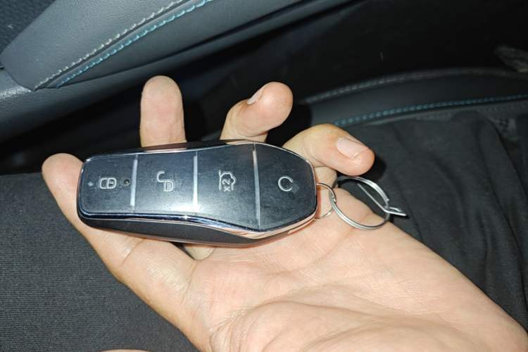 Used BYD Qin L 2025 DM-i Smart Drive 80KM Leading Model Vehicle Key