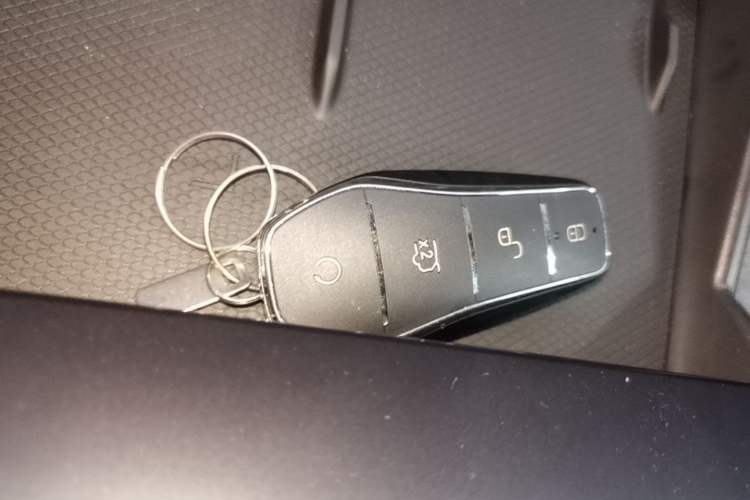 Used BYD Qin L 2025 EV 470KM Leading Edition Vehicle Key