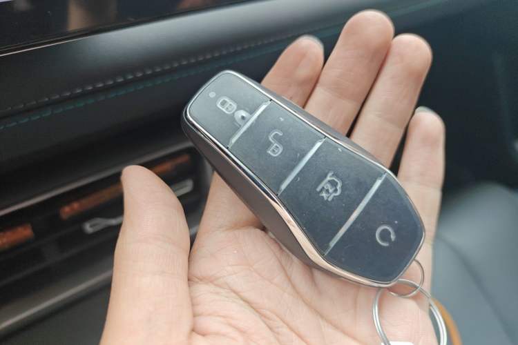 Used BYD Qin L 2025 EV 470KM Leading Edition Vehicle Key